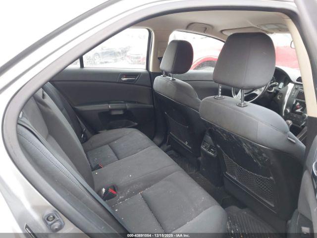 Suzuki Kizashi Se Image 6