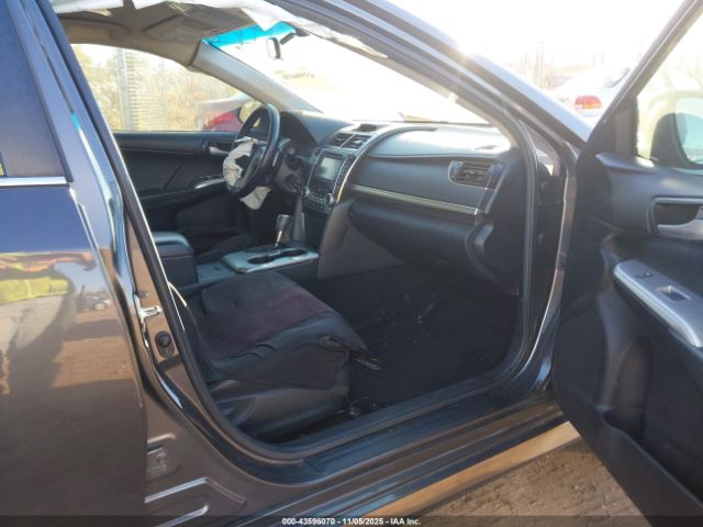 Toyota Camry Se Image 17