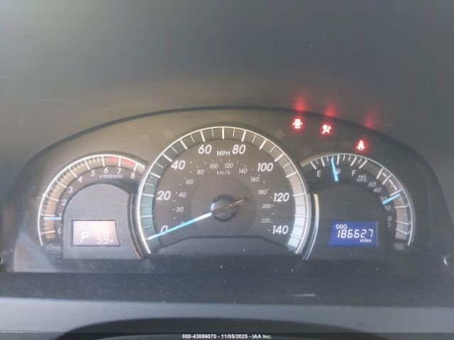 Toyota Camry Se Image 16