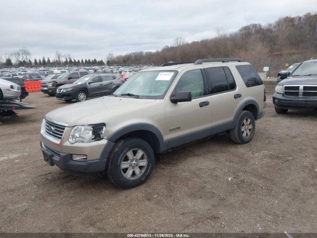 Ford Explorer Xlt Image 2
