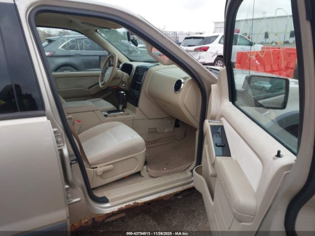 Ford Explorer Xlt Image 10