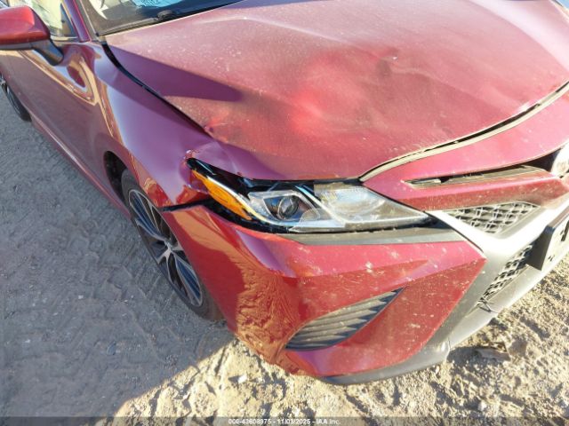 Toyota Camry Se Image 2