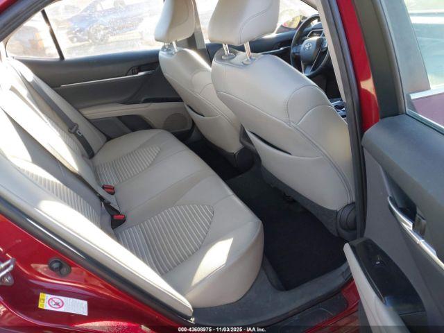 Toyota Camry Se Image 3