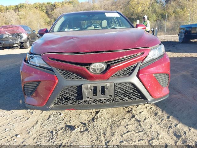 Toyota Camry Se Image 14