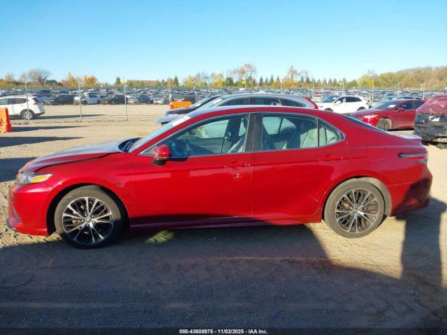 Toyota Camry Se Image 4