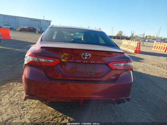 Toyota Camry Se Image 6