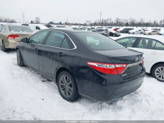 Toyota Camry Se Image 12