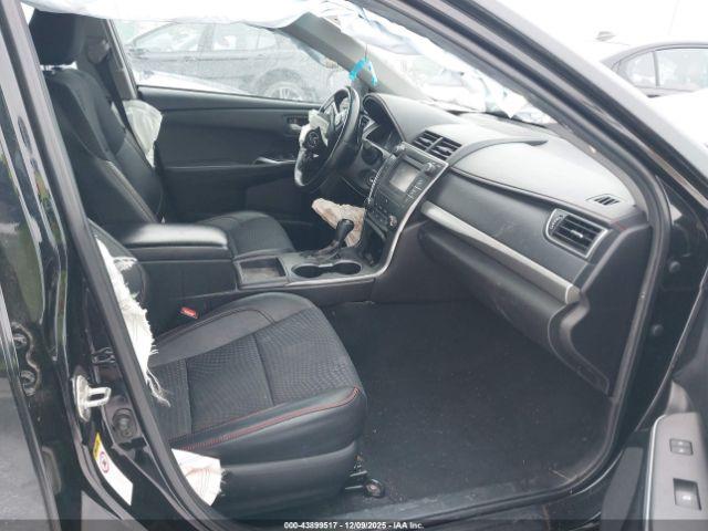 Toyota Camry Se Image 5