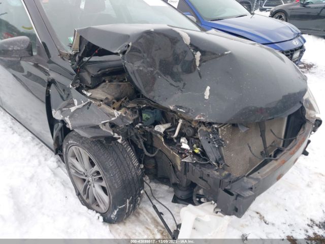 Toyota Camry Se Image 3