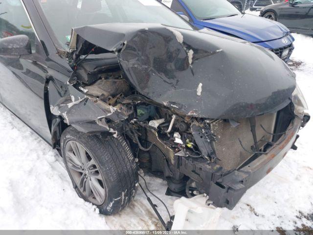 Toyota Camry Se Image 3