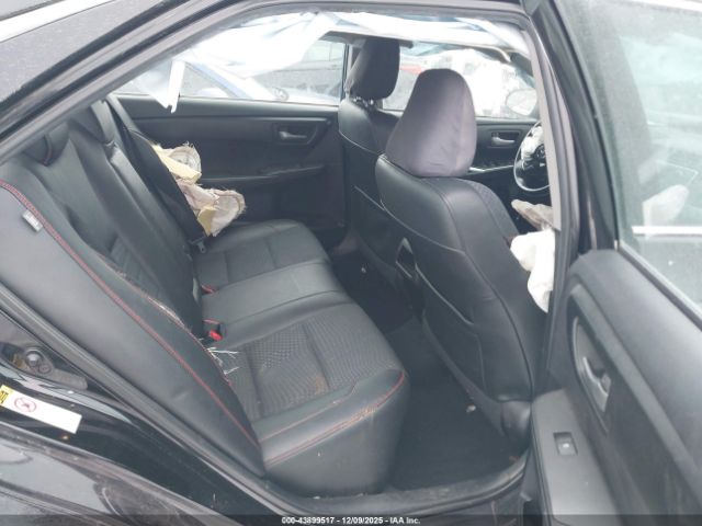 Toyota Camry Se Image 9