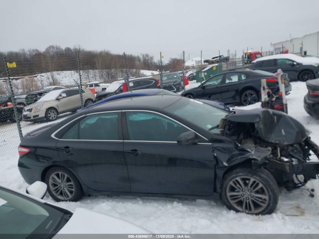 Toyota Camry Se Image 8