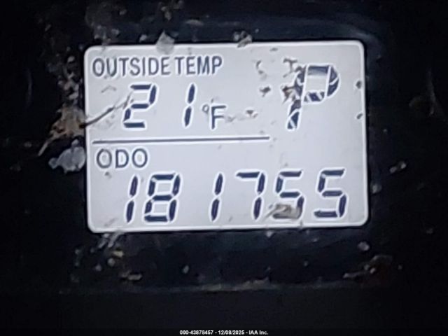 Pontiac Vibe Image 13