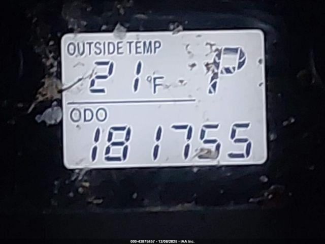 Pontiac Vibe Image 13