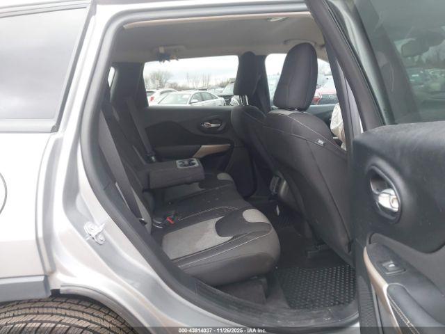 Jeep Cherokee Altitude Fwd Image 11