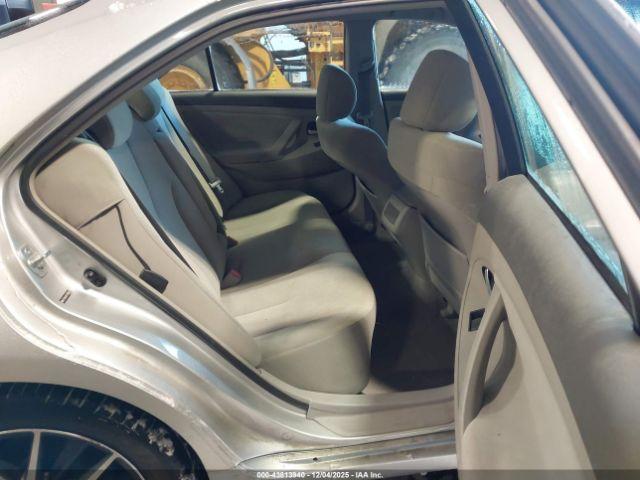 Toyota Camry Le V6 Image 16