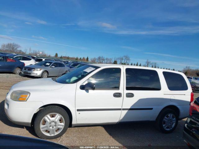 Chevrolet Uplander Ls Image 14