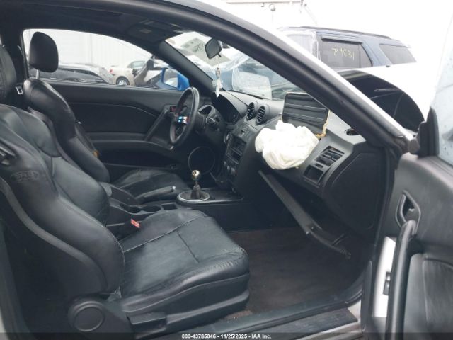 Hyundai Tiburon Image 5