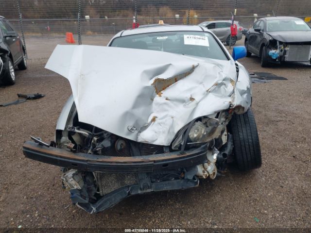 Hyundai Tiburon Image 8