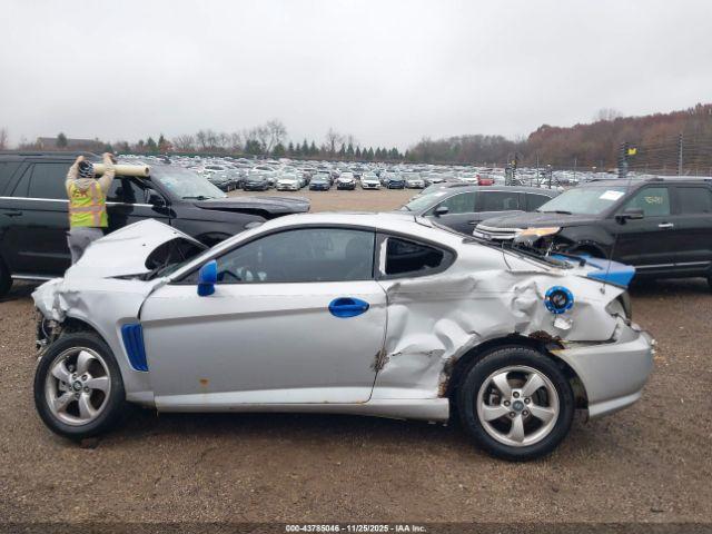 Hyundai Tiburon Image 11