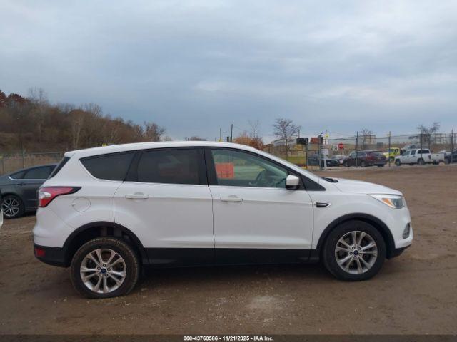 Ford Escape Se Image 12