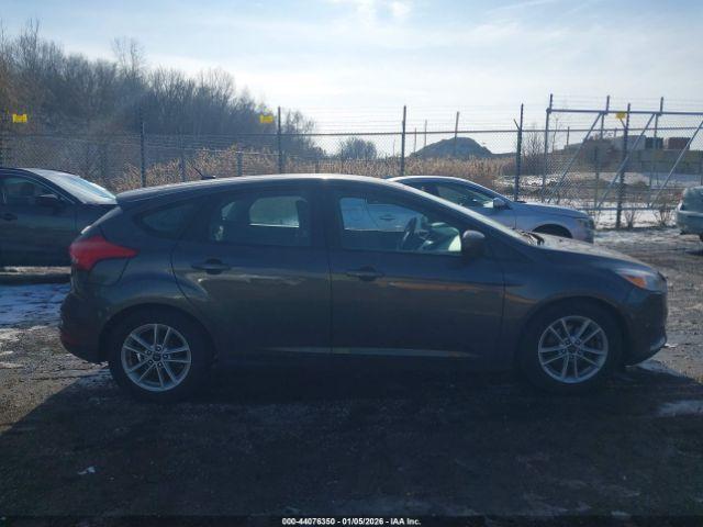 Ford Focus Se Image 11