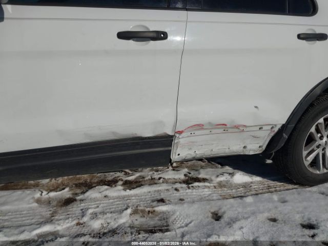 Ford Explorer Image 9