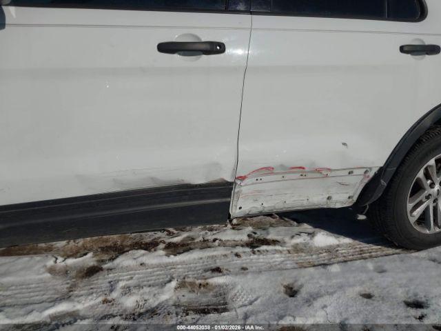 Ford Explorer Image 9