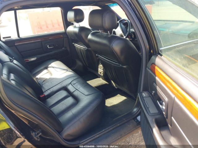 Cadillac DeVille Concours Image 10