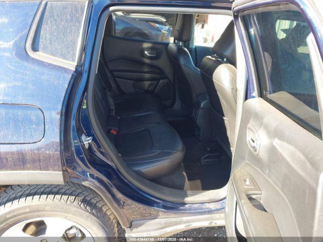 Jeep Compass Latitude 4x4 Image 10