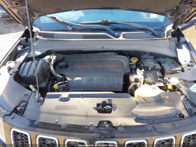 Jeep Compass Latitude 4x4 Image 9