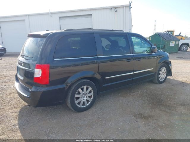 Chrysler Town & Country Touring Image 14