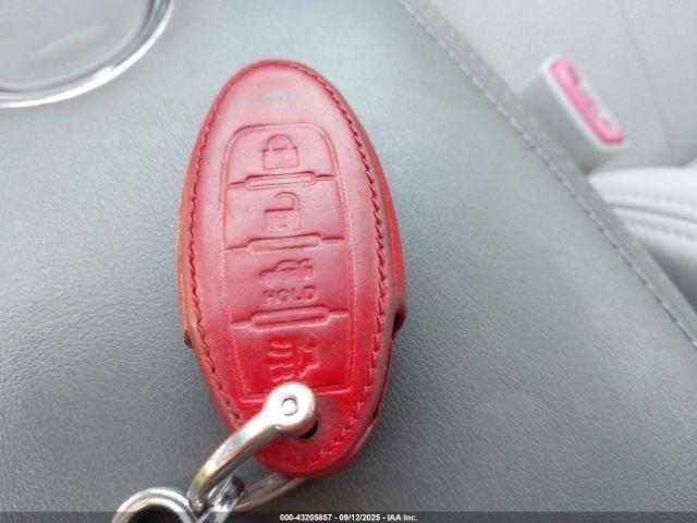 INFINITI G37x Image 13