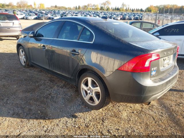 Volvo S60 T5 Image 4