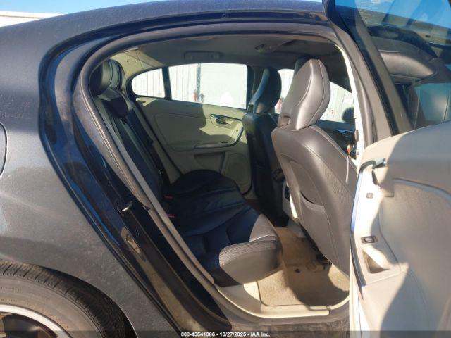 Volvo S60 T5 Image 11