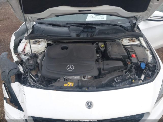 Mercedes-Benz Cla-class 4matic Image 11