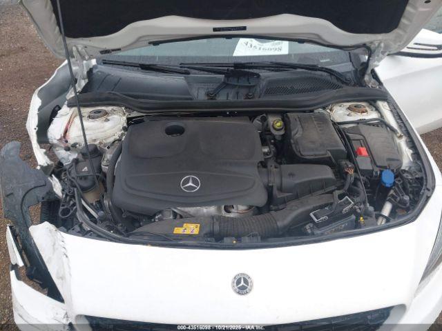 Mercedes-Benz Cla-class 4matic Image 11