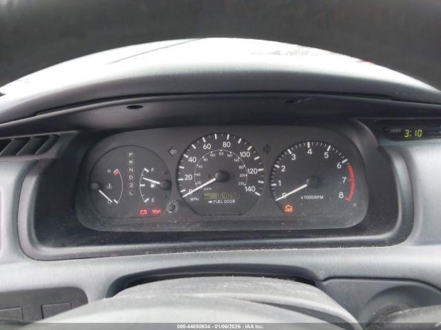 Toyota Camry Le Image 3