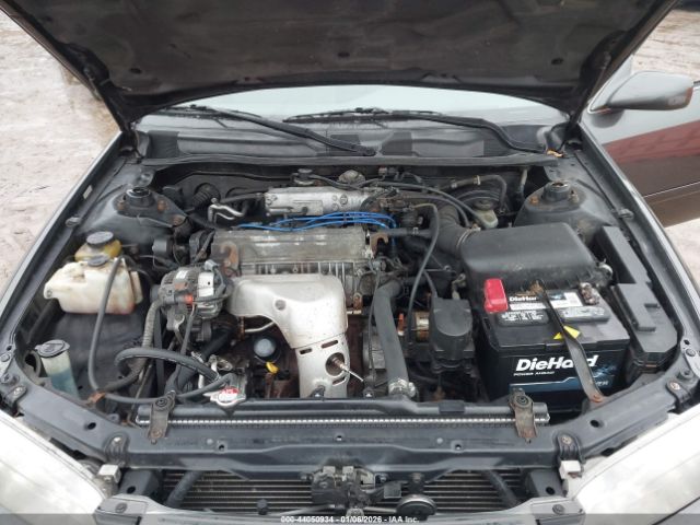 Toyota Camry Le Image 10