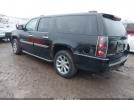 GMC Yukon Denali Image 4