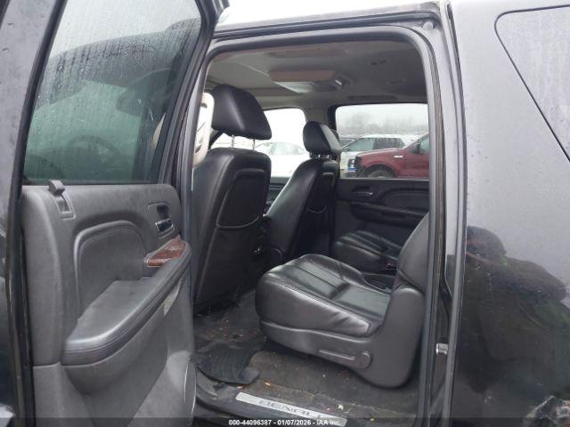 GMC Yukon Denali Image 2