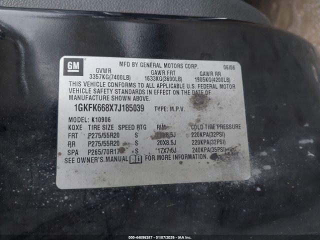 GMC Yukon Denali Image 9