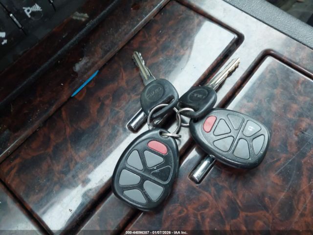 GMC Yukon Denali Image 10