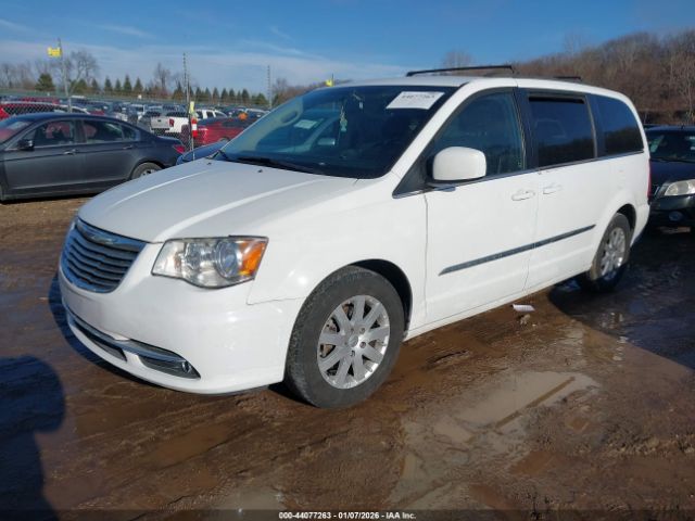 Chrysler Town & Country Touring Image 13