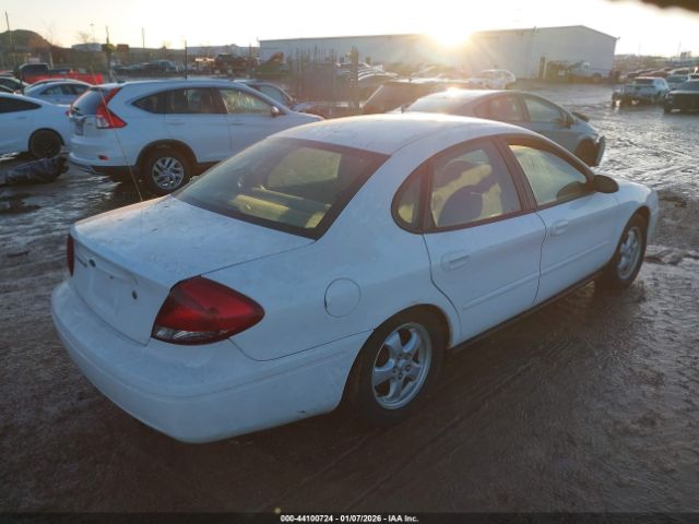 Ford Taurus Se Image 2