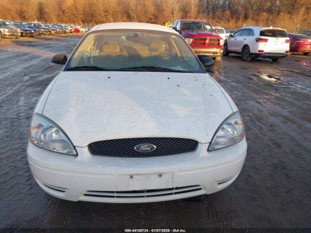 Ford Taurus Se Image 5