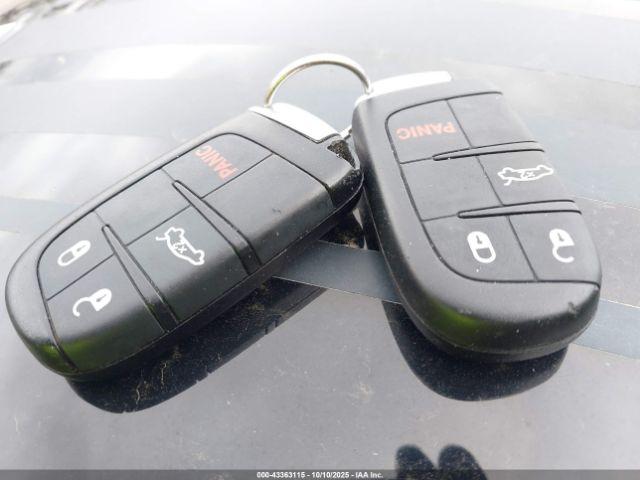 Dodge Challenger Image 8