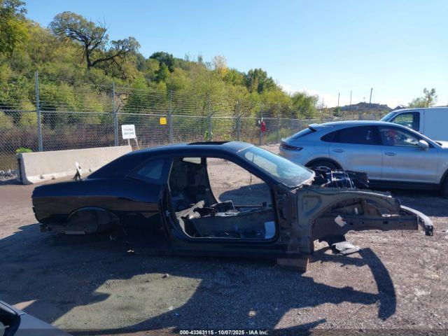 Dodge Challenger Image 9
